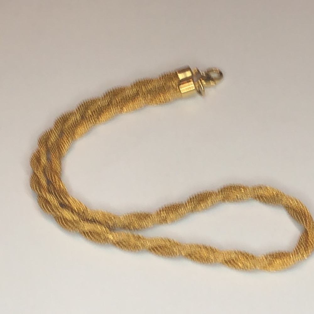 Gold Tone Twisted Rope Chain 18” - Picture 4 of 6